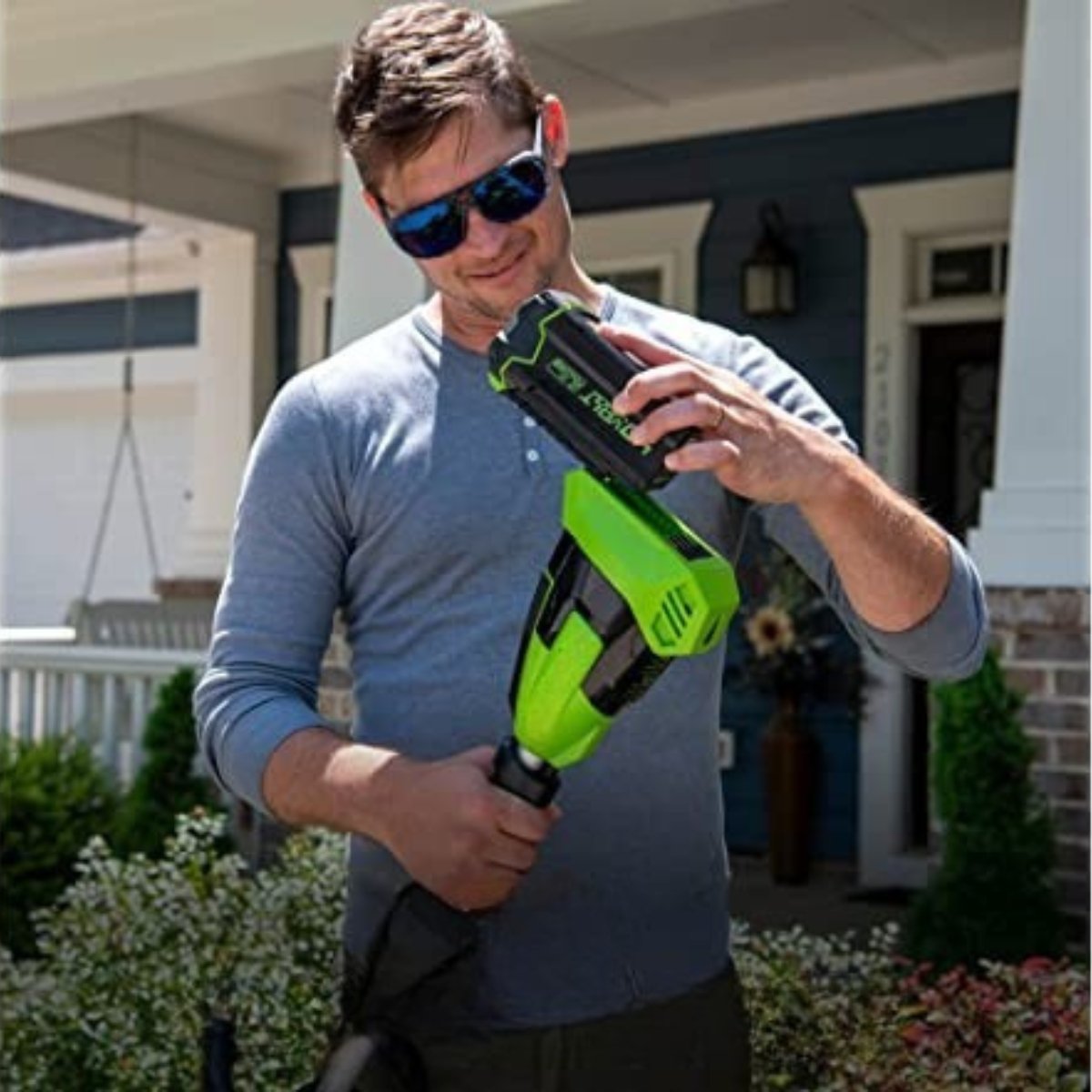 PowerEdge ProCut Żywotność Baterii - 60 minut ciągłego użytkowania