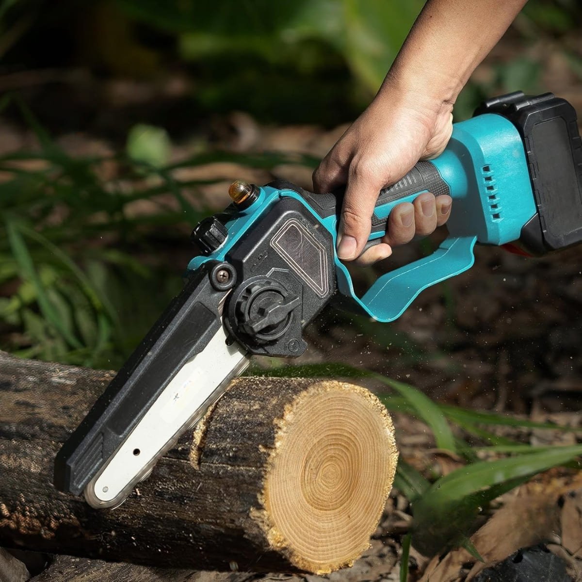 Profesionálna mini reťazová píla